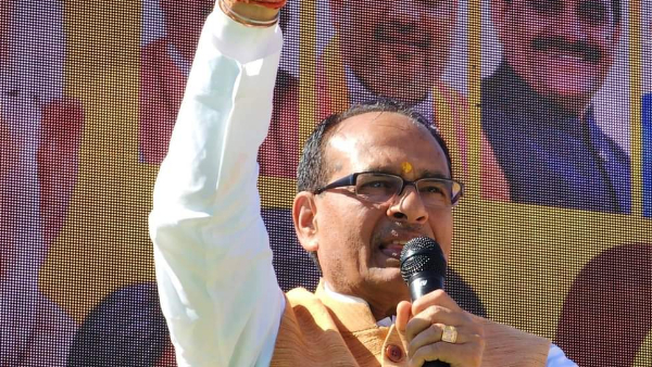 कांग्रेस गरीबों के हक छीनती थी