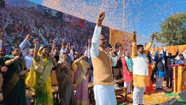  21 हजार एकड़ जमीन छुड़ाई