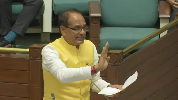 सरकार जाने के 15 मिनट पहले 63 करोड़ का मोबाइल सौदा