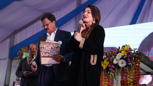 एक्ट्रेस टंडन ने बताया उनका नाम कैसे रवीना पड़ा