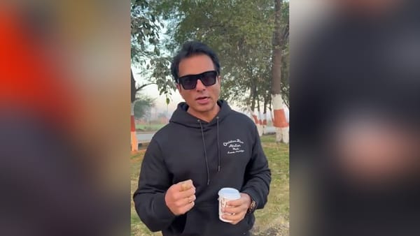 फिल्म अभिनेता सोनू सूद इंदौर आए थे