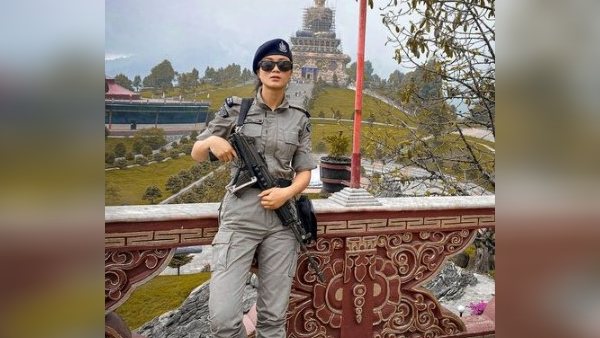 19 साल की उम्र में की पुलिस सर्विस जॉइन 