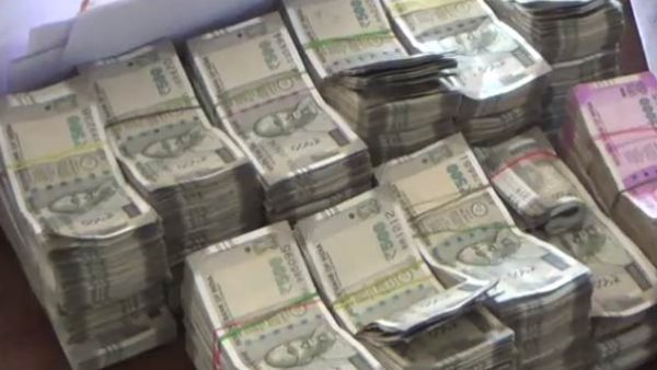  50 वर्षीय ब्रिटिश महिला ने जीते Dh77,777