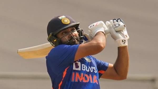 'मुंबई का राजा, बजा रहा है बाजा' 'मुंबई का राजा, बजा रहा है बाजा'