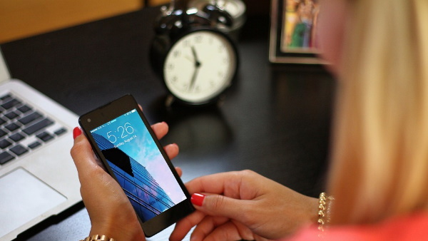 महिला ने कंपनी से मांगा 3 लाख रुपए का मुआवजा