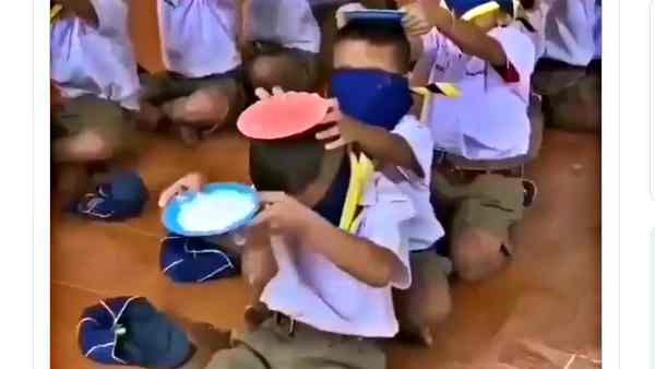 स्कूली बच्चों ने दिखाया पास दी पार्सल