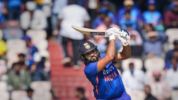 फॉर्म में लौटे रोहित शर्मा फॉर्म में लौटे रोहित शर्मा