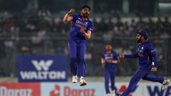 सिराज को नई गेंद के साथ मिले खूब विकेट 