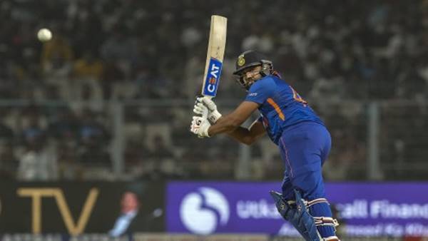 गिल और रोहित ने की जबरदस्त शुरुआत गिल और रोहित ने की जबरदस्त शुरुआत