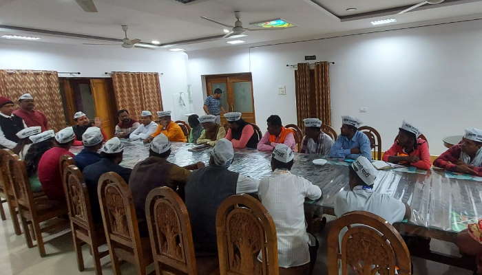 बैठकों का दौर जारी 