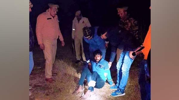 पुलिस ने रुकने का किया इशारा तो कर दिया फायर 