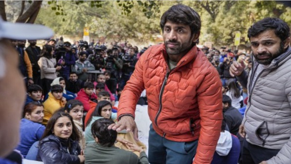 बजरंग पुनिया ने बबीता फोगाट के आने पर क्या कहा? 