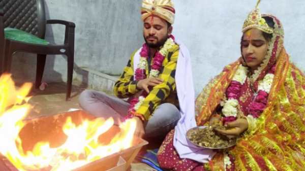 इलमा के घर आना जाना था सोमेशा का इलमा के घर आना जाना था सोमेशा का