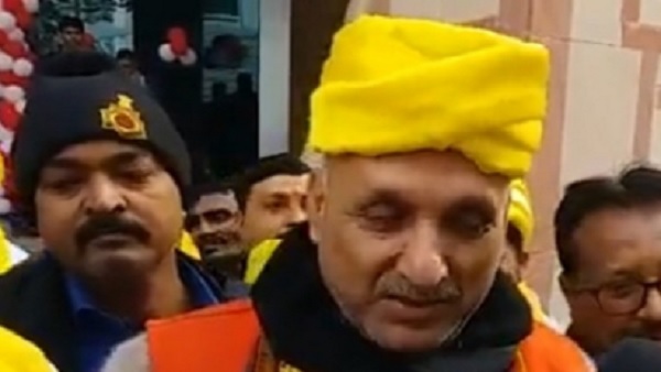 'पूजहि विप्र सकल गुण हीना... ' पर मचा बवाल