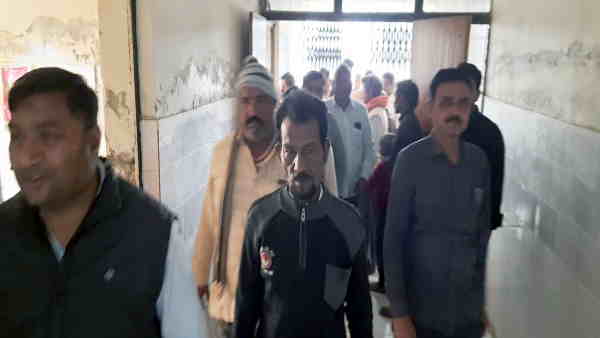 Balrampur dispute between the children while playing the old man was strangled to death