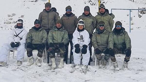 Captain Shiva Chauhan के परिवार का इंटरव्यू Captain Shiva Chauhan के परिवार का इंटरव्यू