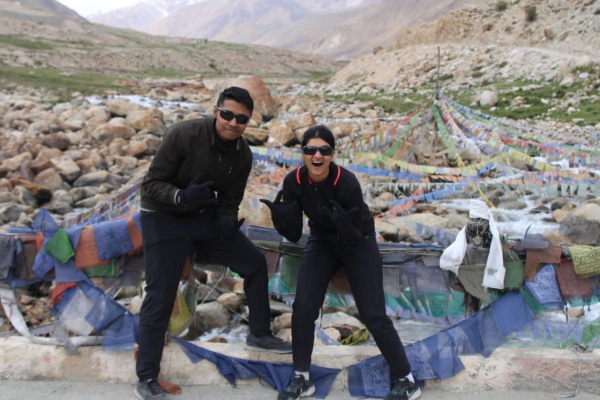  कौन हैं कैप्‍टन शिवा चौहान?