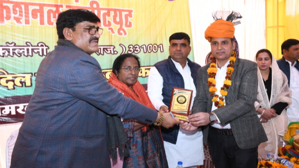 युवा कायमखानी वेलफेयर सोसाइटी ने किया सम्मान