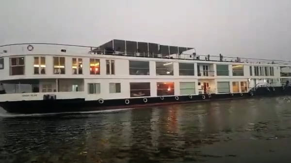 क्रूज में जिम और स्पा की भी सुविधा