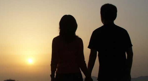 चेहरों पर उनकी एक जैसे दिखने की हिस्ट्री दर्ज हो जाती है चेहरों पर उनकी एक जैसे दिखने की हिस्ट्री दर्ज हो जाती है