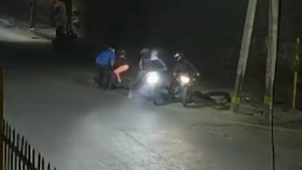 बाइक से शख्स का पीछा करते आए थे आरोपी बाइक से शख्स का पीछा करते आए थे आरोपी