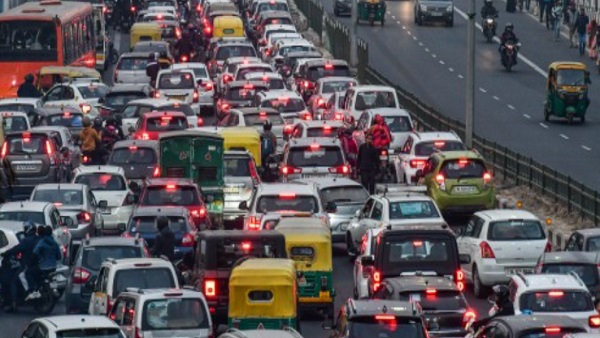 1 जनवरी से बंद हुआ आश्रम फ्लाईओवर, इन रूटों पर हो रहा ट्रैफिक