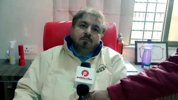 Varanasi Two year old girl put feviquik in her eye had to undergo an operation the pupil was stuck
