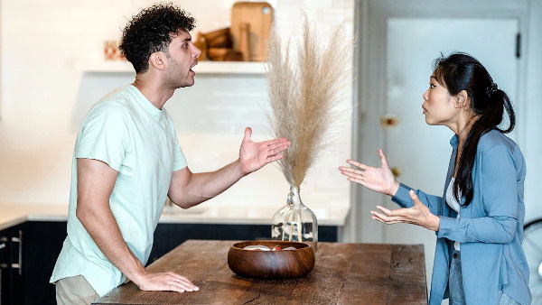 ब्रेकअप करने वाले इन शब्दों का करने लगते है उपयोग