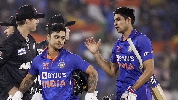 शुभमन गिल ने नजाकत भरे नाबाद 40 रन बनाए