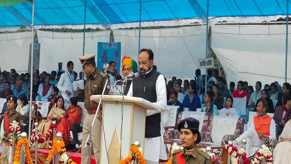 सागर में मंत्री भार्गव ने फहराया राष्ट्रध्वज