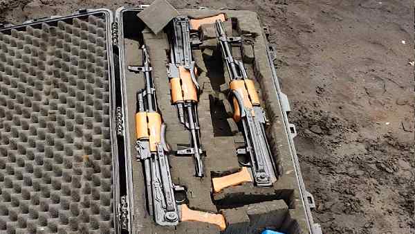 आत्मरक्षा के लिए आर्म्स लाइसेंस देने की व्यवस्था है आत्मरक्षा के लिए आर्म्स लाइसेंस देने की व्यवस्था है