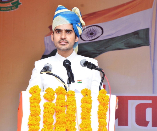 कनिष्‍क कटारिया के पिता भरतपुर संभागीय आयुक्‍त