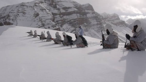  सियाचिन ग्‍लेशियर में फौजियों का खाना व नहाना