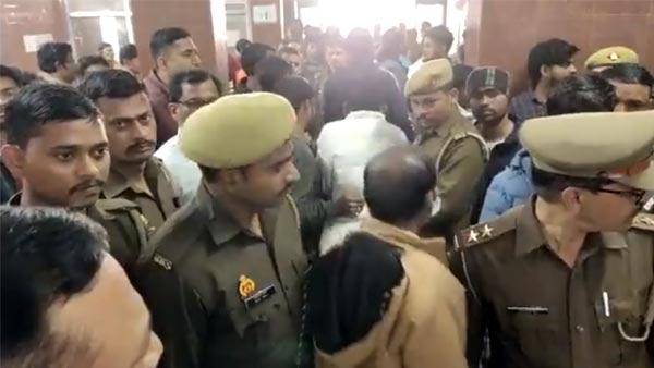 सपा विधायक ने अस्पताल में की मुलाकात