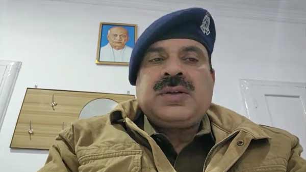 तीन लोगों को किया गया गिरफ्तार