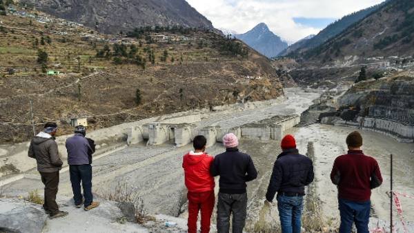 निर्माण और जनसंख्या विस्फोट बड़ी वजह
