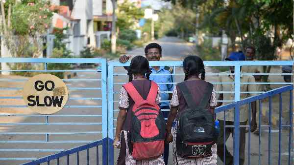 60 छात्राओं को जान जोखिम में डालने का जिम्मेदार कौन ?