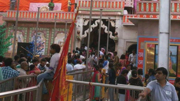 पिछले साल भगदड़ में 3 श्रद्धालुओं की मौत