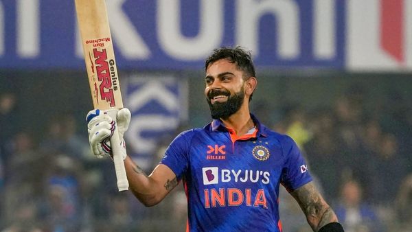 विराट कोहली को दो स्थानों का फायदा