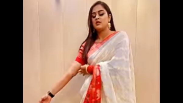 एक्ट्रेस बोलीं- 'अंधे मत बनो'