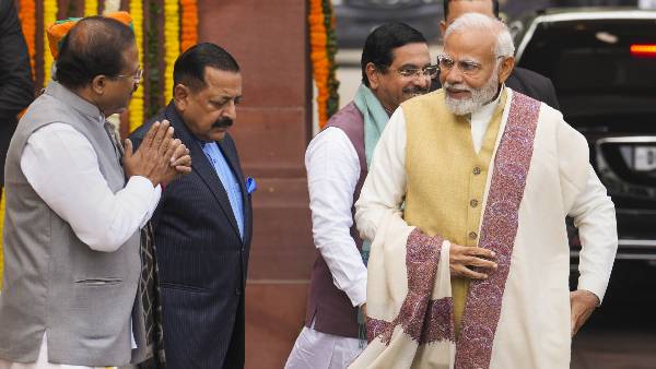 क्या बीबीसी ने चीन के पैसों से बनाई विवादित डॉक्यूमेंट्री ? 