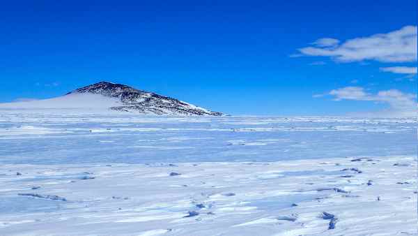 7.6 किलो ग्राम वजन वाले उल्कापिंड की खोज 7.6 किलो ग्राम वजन वाले उल्कापिंड की खोज