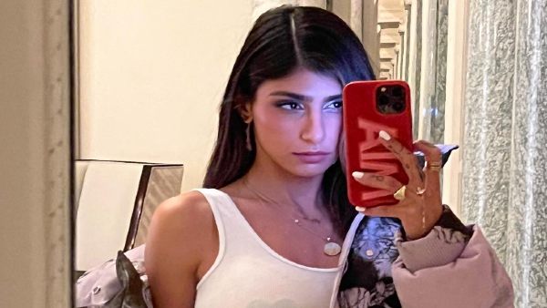 मिया खलीफा को यूके से प्यार