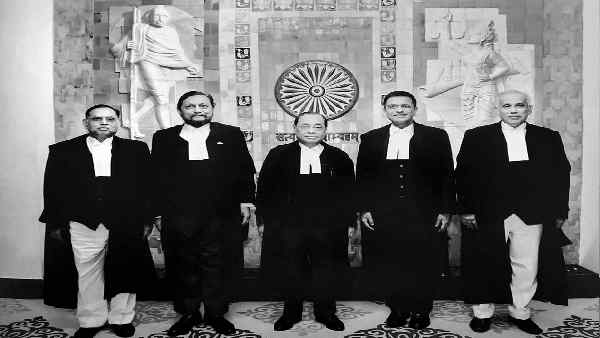 अयोध्या पर फैसला- 'चाहते तो मुसलमानों के हीरो बन सकते थे'