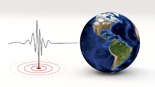 earthquake hits northern Japan