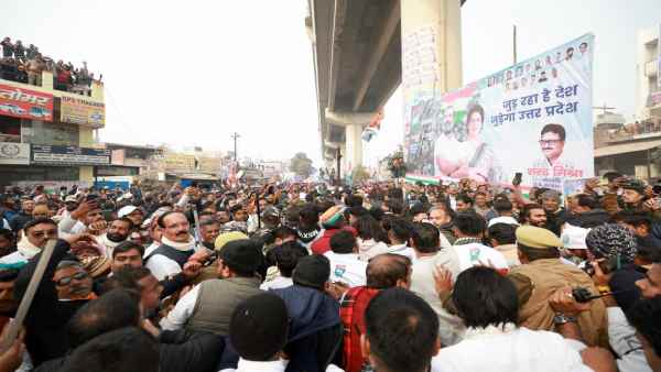 राहुल गांधी की यात्रा में प्रियंका भी शामिल 