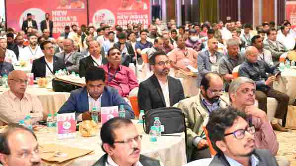 निवेशकों ने की योगी सरकार की तारीफ 