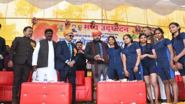 गोंडा के आसपास आधा दर्जन जिलों में प्रभाव गोंडा के आसपास आधा दर्जन जिलों में प्रभाव