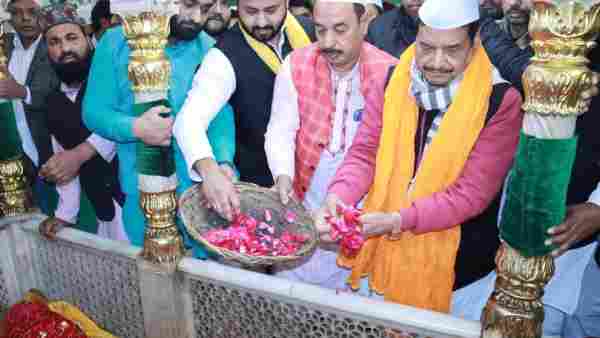 भतीजे ने दिया चाचा को मैनपुरी जीतने का इनाम भतीजे ने दिया चाचा को मैनपुरी जीतने का इनाम