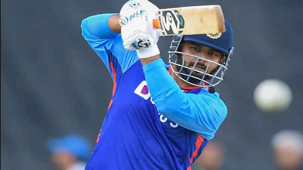 लिगामेंट पर नजर बनाए हुए हैं डॉक्टर लिगामेंट पर नजर बनाए हुए हैं डॉक्टर
